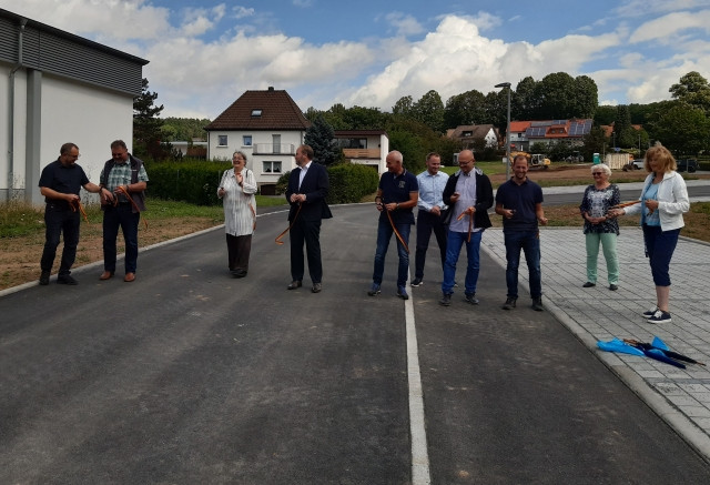Neue Friedhofszufahrt eingeweiht Pfarrei EbersdorfGroßgarnstadt